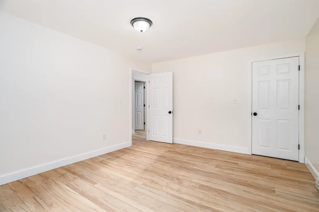 8 King Arthur Drive Farmington NH 03835
