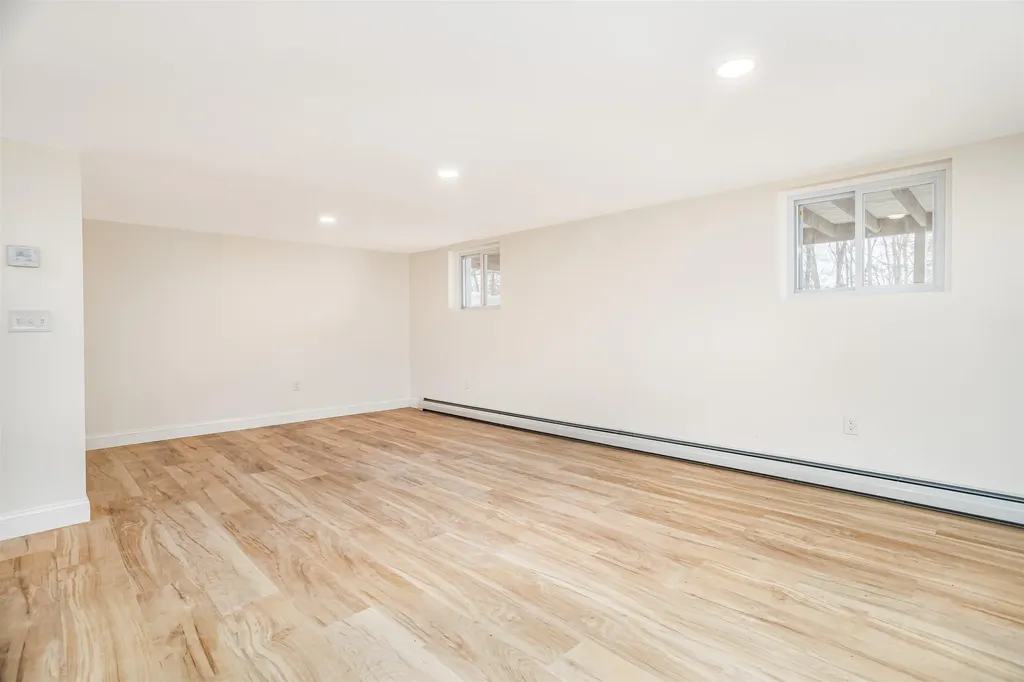 8 King Arthur Drive Farmington NH 03835