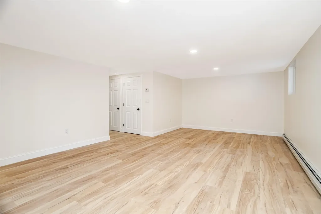8 King Arthur Drive Farmington NH 03835