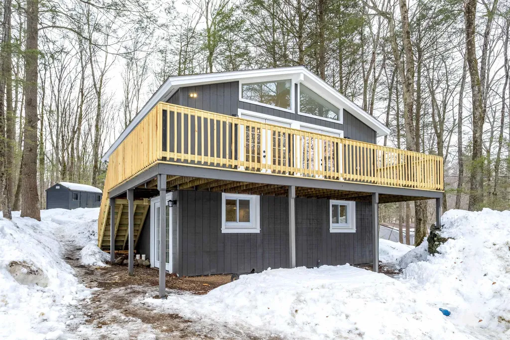 8 King Arthur Drive Farmington NH 03835