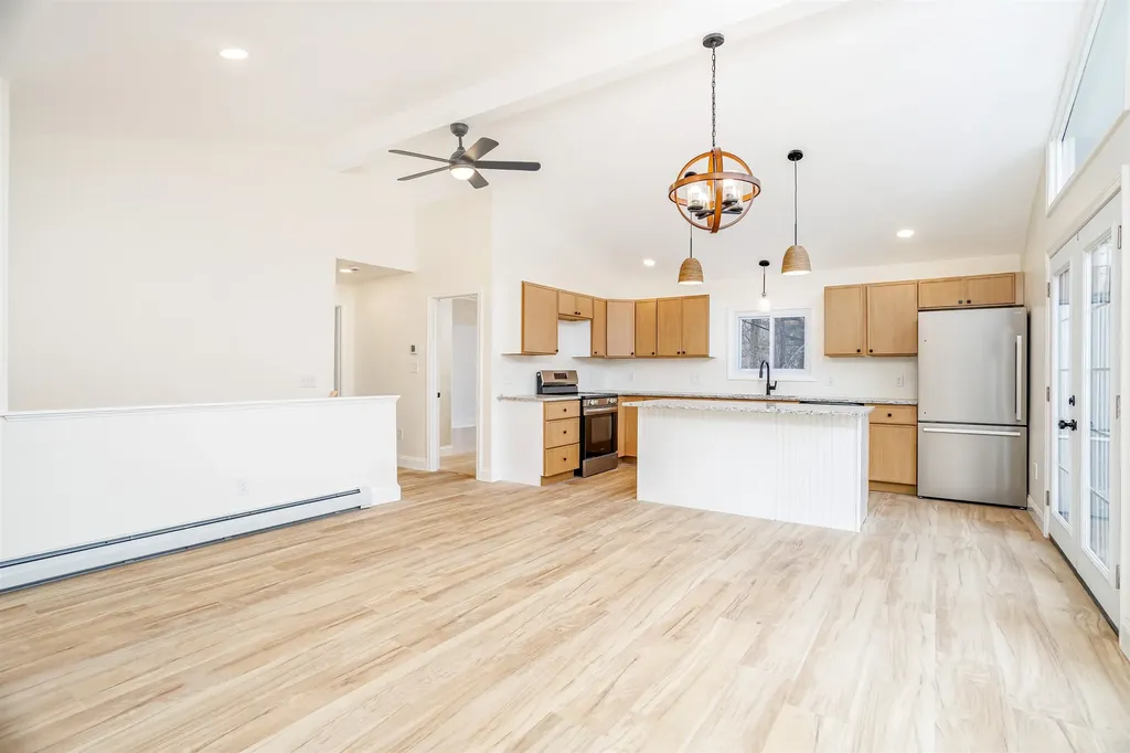 8 King Arthur Drive Farmington NH 03835
