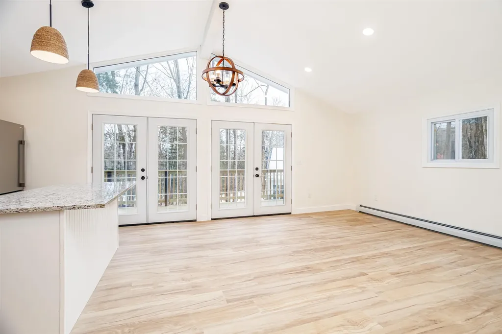 8 King Arthur Drive Farmington NH 03835