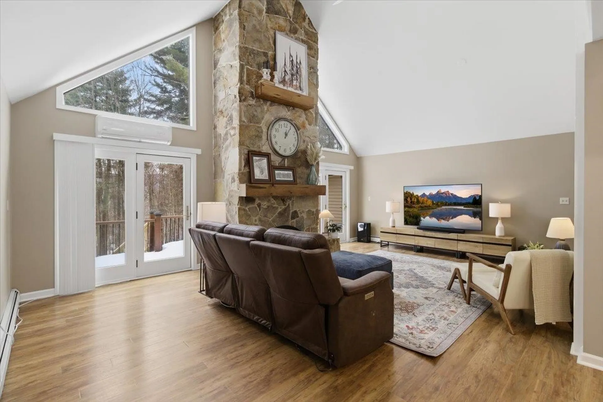 Arlington VT, 297 Farm Road