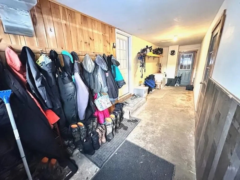 942 Main Street Albany VT 05820