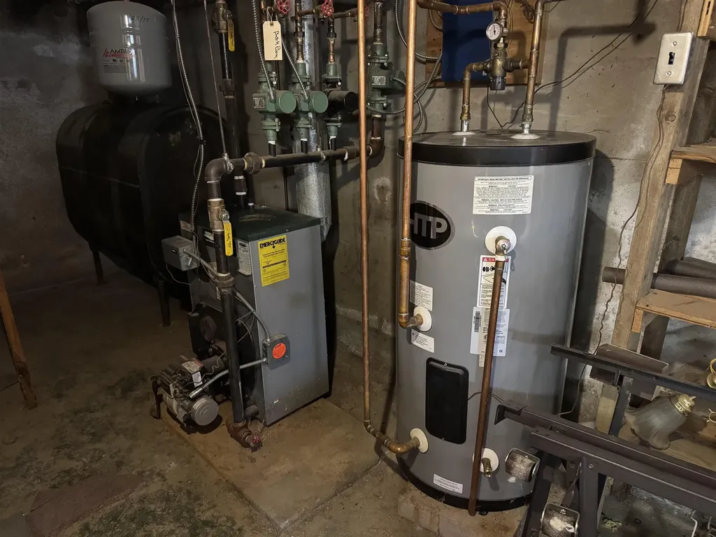 942 Main Street Albany VT 05820