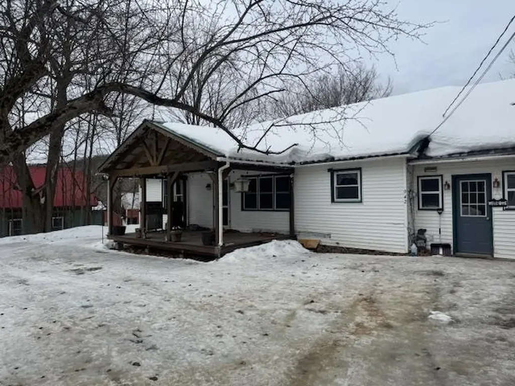 942 Main Street Albany VT 05820