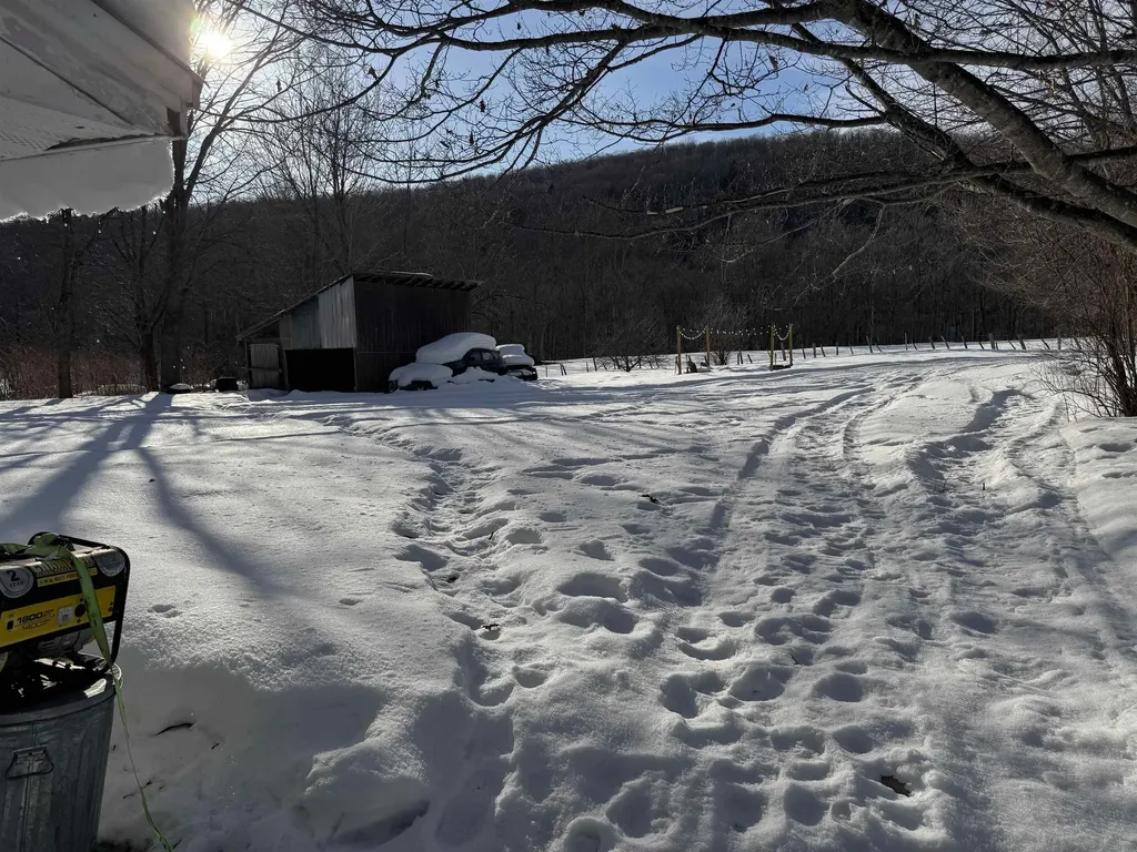 942 Main Street Albany VT 05820