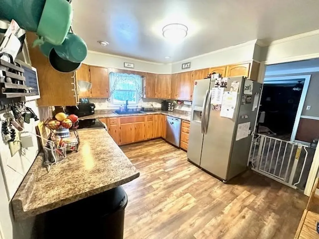 942 Main Street Albany VT 05820