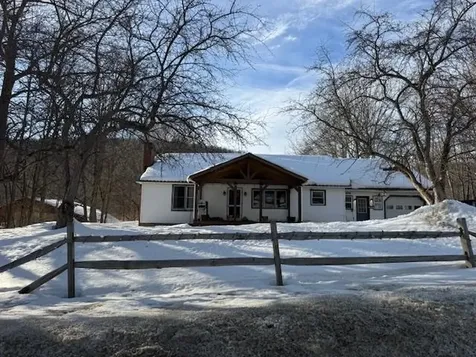 942 Main Street Albany VT 05820