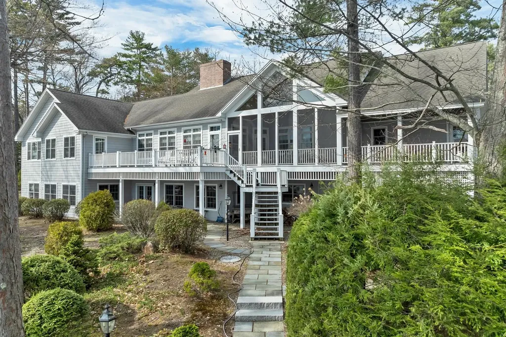 6 Governor Wentworth Highway Tuftonboro NH 03816