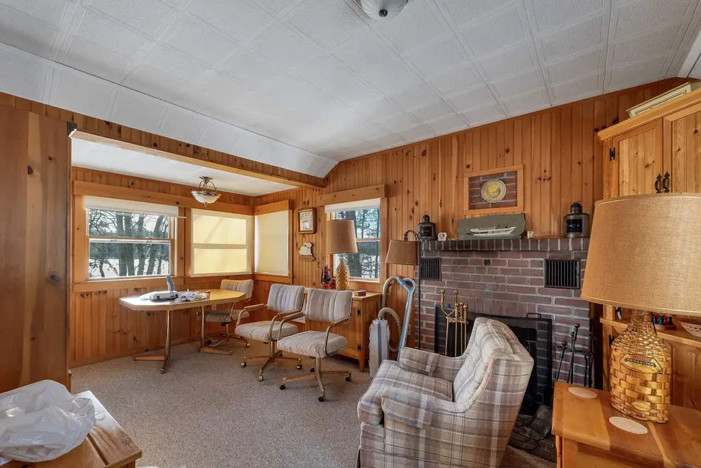 6 Governor Wentworth Highway Tuftonboro NH 03816