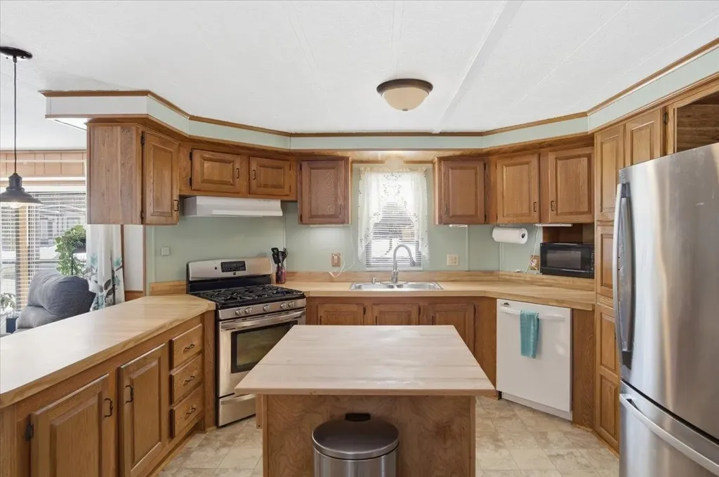 838 Middlewood Road Williston VT 05495