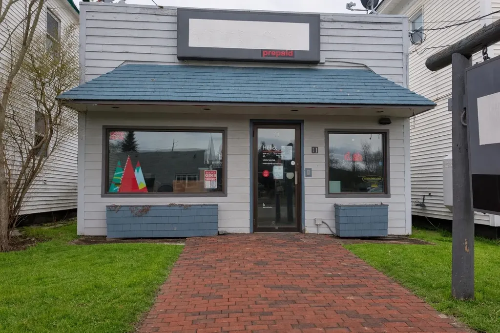 11 Bridge Street Colebrook NH 03576