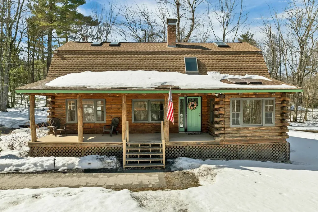 124 Hovey Road Londonderry NH 03053