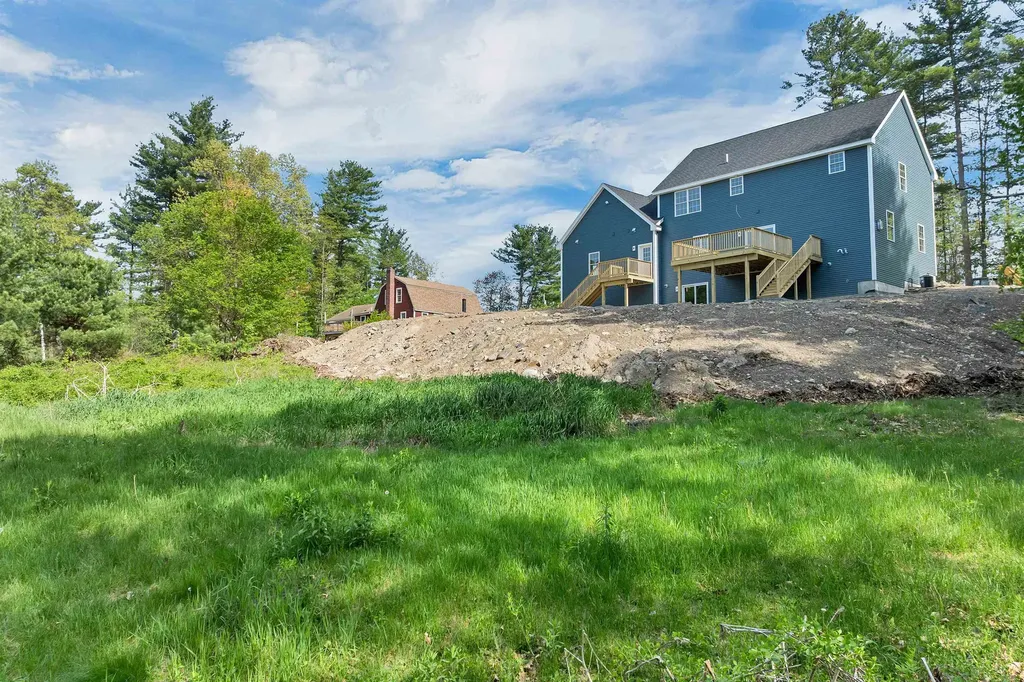 8 Wiley Hill Road Londonderry NH 03053