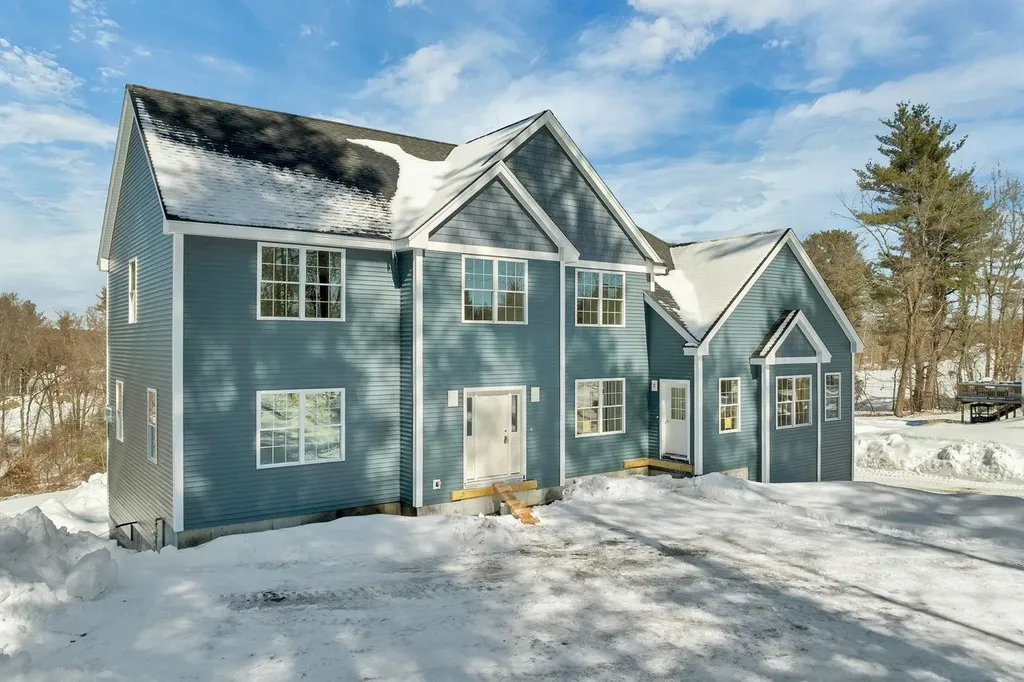 8 Wiley Hill Road Londonderry NH 03053