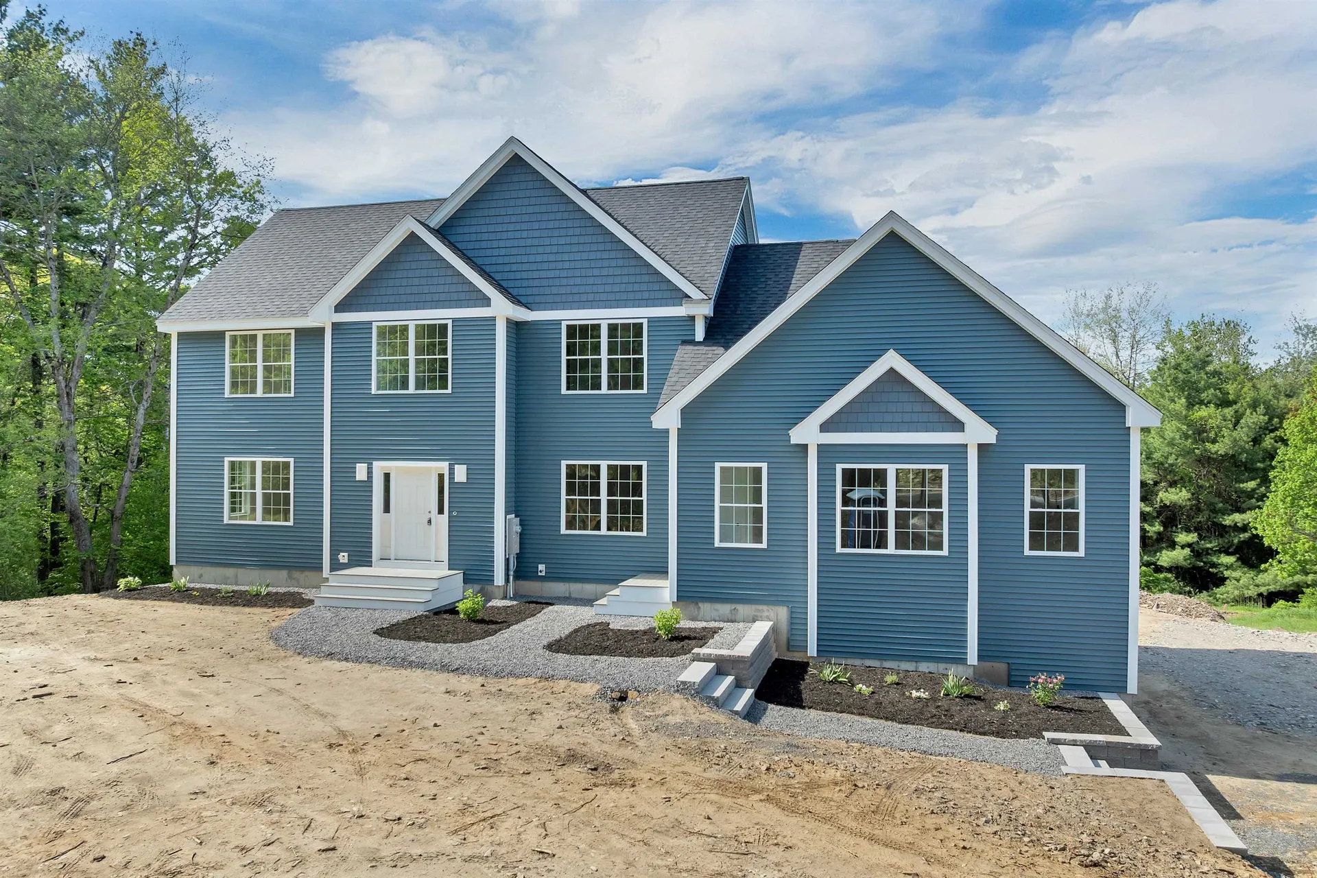 8 Wiley Hill Road Londonderry NH 03053