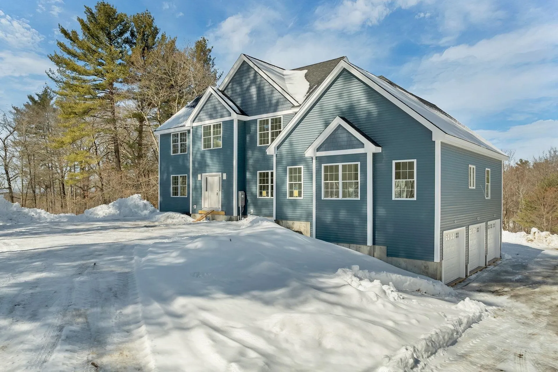 8 Wiley Hill Road Londonderry NH 03053