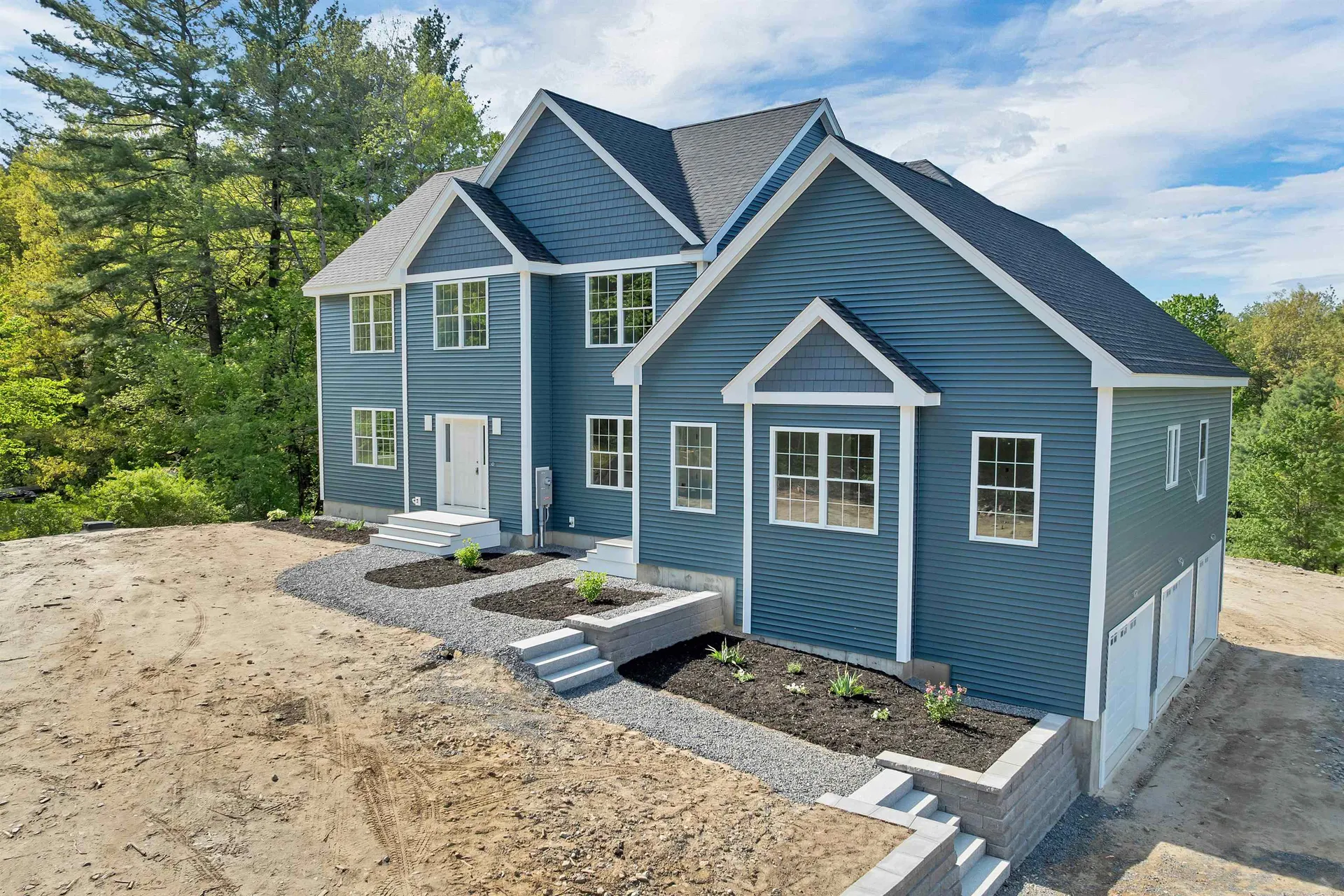 8 Wiley Hill Road Londonderry NH 03053