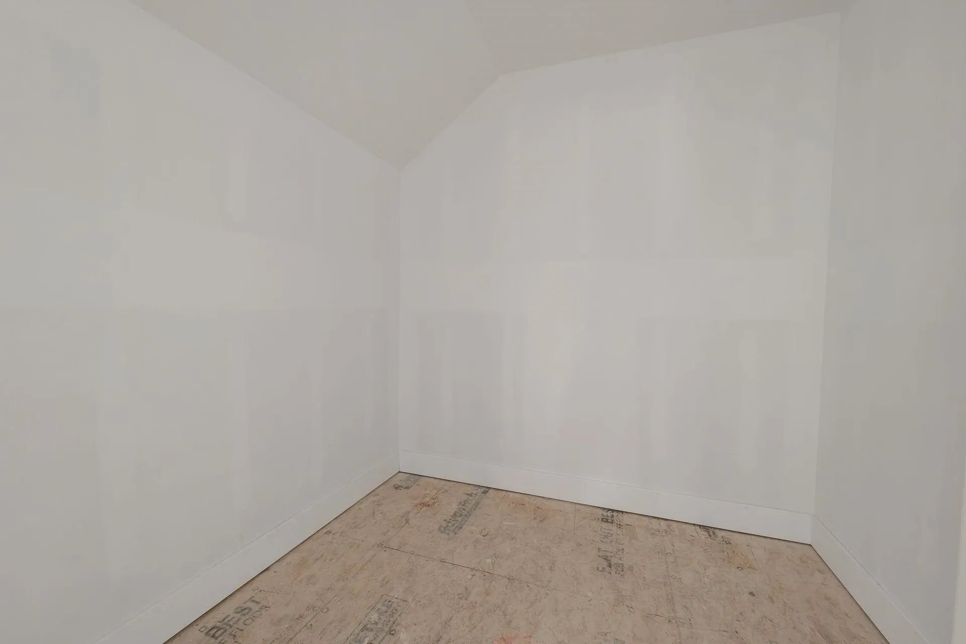8 Wiley Hill Road Londonderry NH 03053