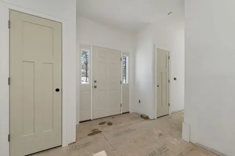 8 Wiley Hill Road Londonderry NH 03053