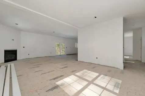 8 Wiley Hill Road Londonderry NH 03053