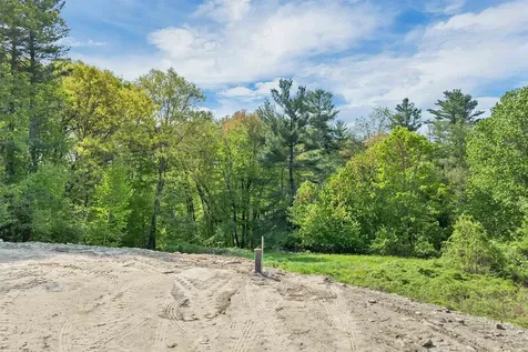 8 Wiley Hill Road Londonderry NH 03053