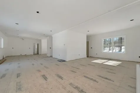 8 Wiley Hill Road Londonderry NH 03053