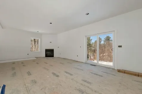 8 Wiley Hill Road Londonderry NH 03053