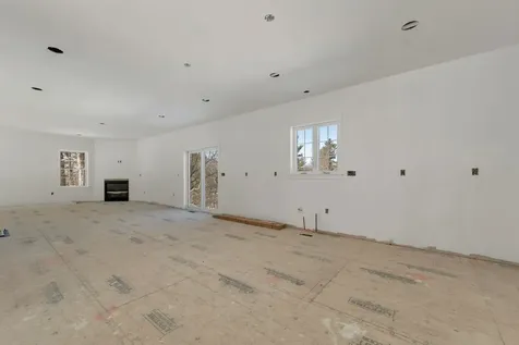 8 Wiley Hill Road Londonderry NH 03053