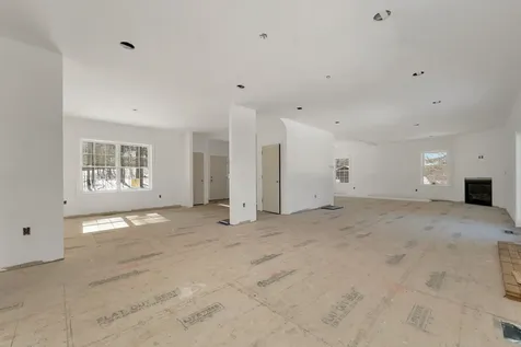 8 Wiley Hill Road Londonderry NH 03053