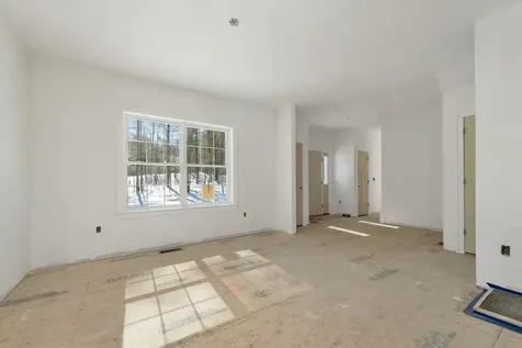 8 Wiley Hill Road Londonderry NH 03053