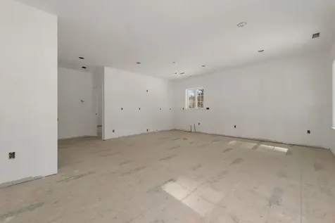 8 Wiley Hill Road Londonderry NH 03053