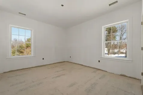 8 Wiley Hill Road Londonderry NH 03053