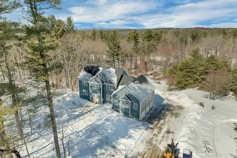 8 Wiley Hill Road Londonderry NH 03053
