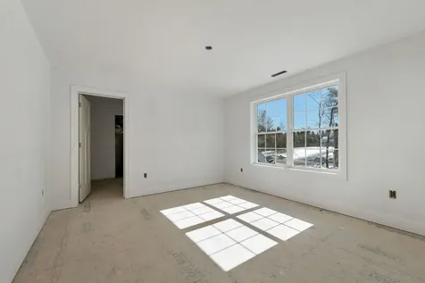 8 Wiley Hill Road Londonderry NH 03053