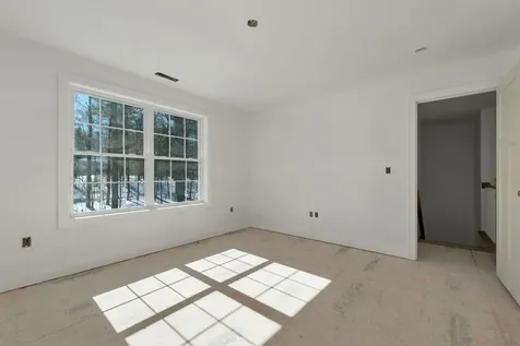 8 Wiley Hill Road Londonderry NH 03053