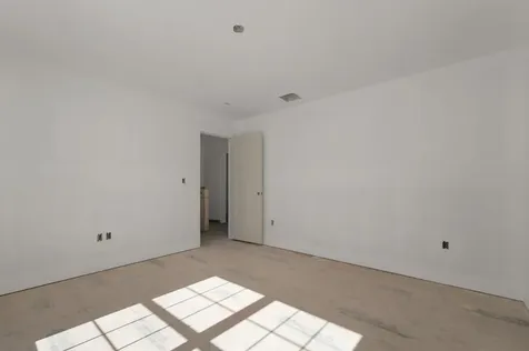 8 Wiley Hill Road Londonderry NH 03053