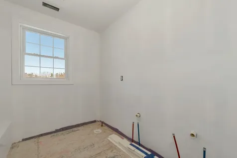 8 Wiley Hill Road Londonderry NH 03053