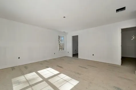 8 Wiley Hill Road Londonderry NH 03053