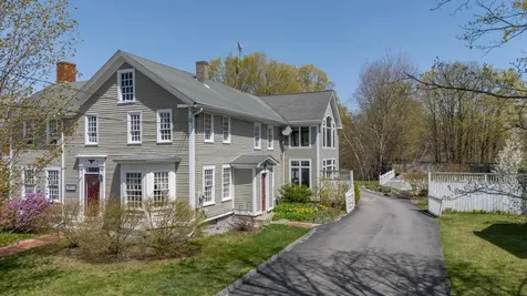 1003 School Street Dunbarton NH 03046