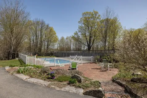 1003 School Street Dunbarton NH 03046