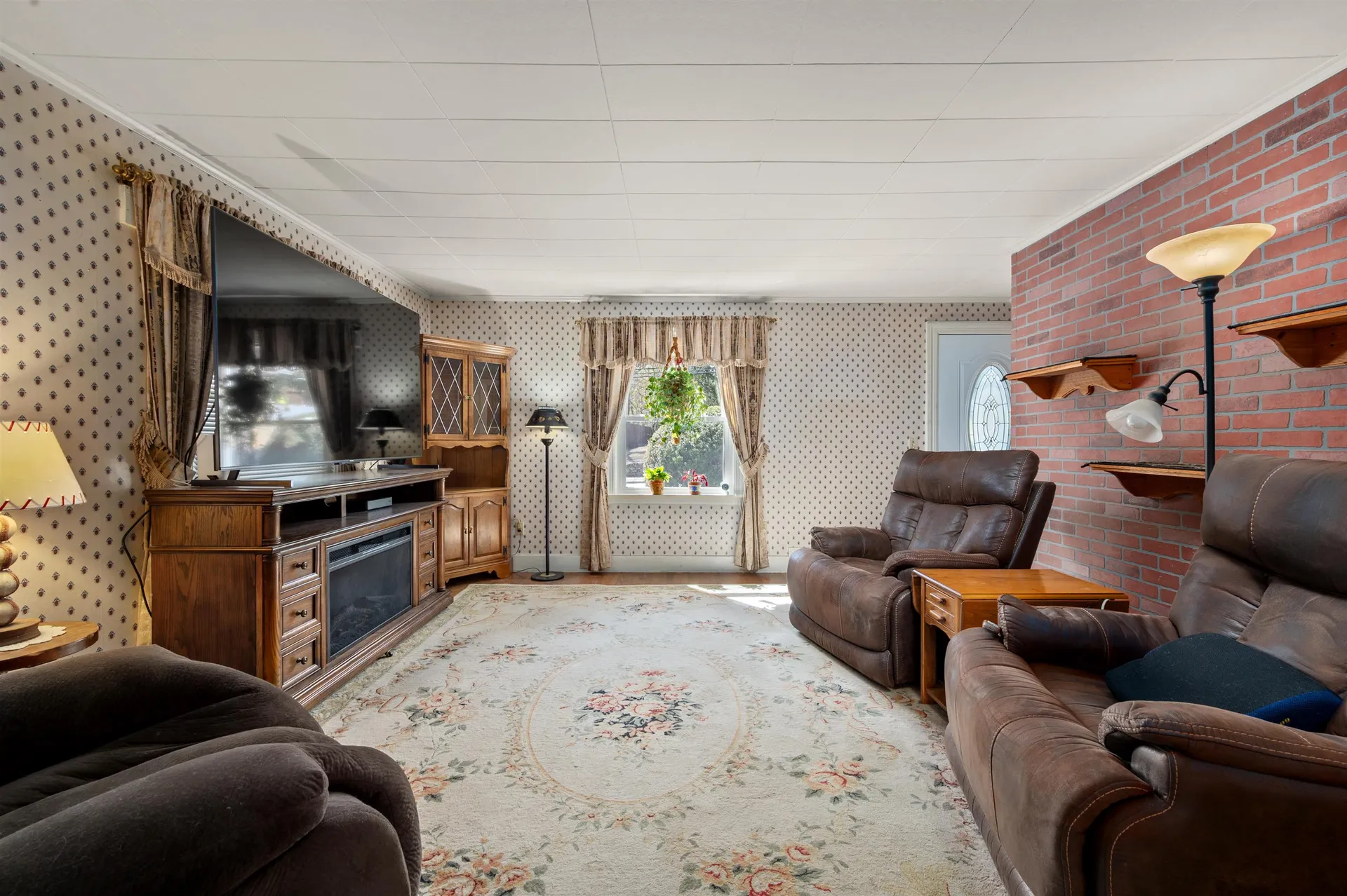 1023 Main Street Laconia NH 03246