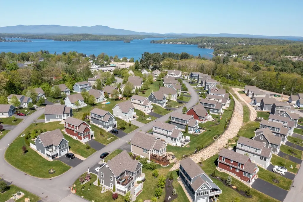 113 Memory Lane Laconia NH 03246