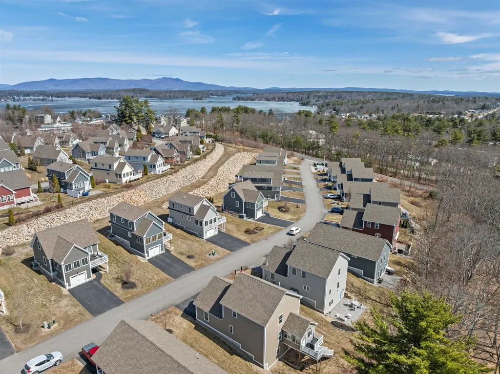 113 Memory Lane Laconia NH 03246