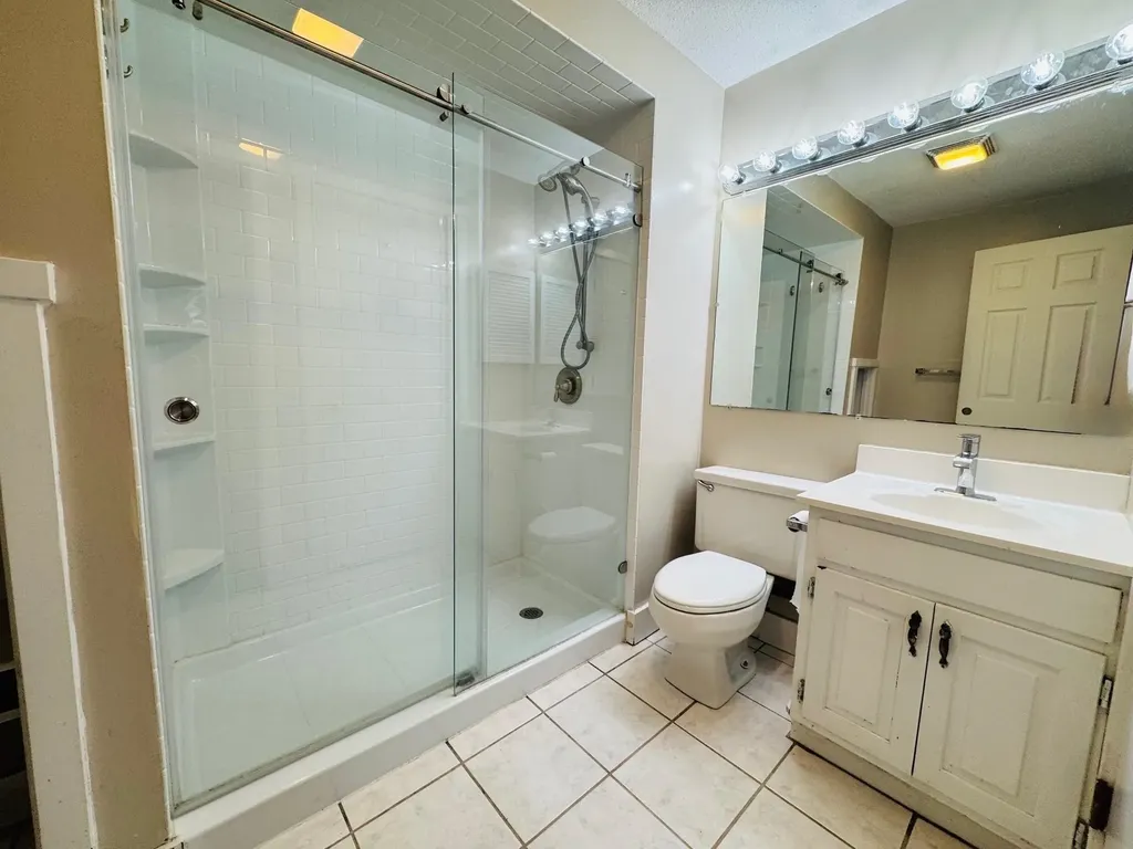 445 Old Quechee Road Hartford VT 05059