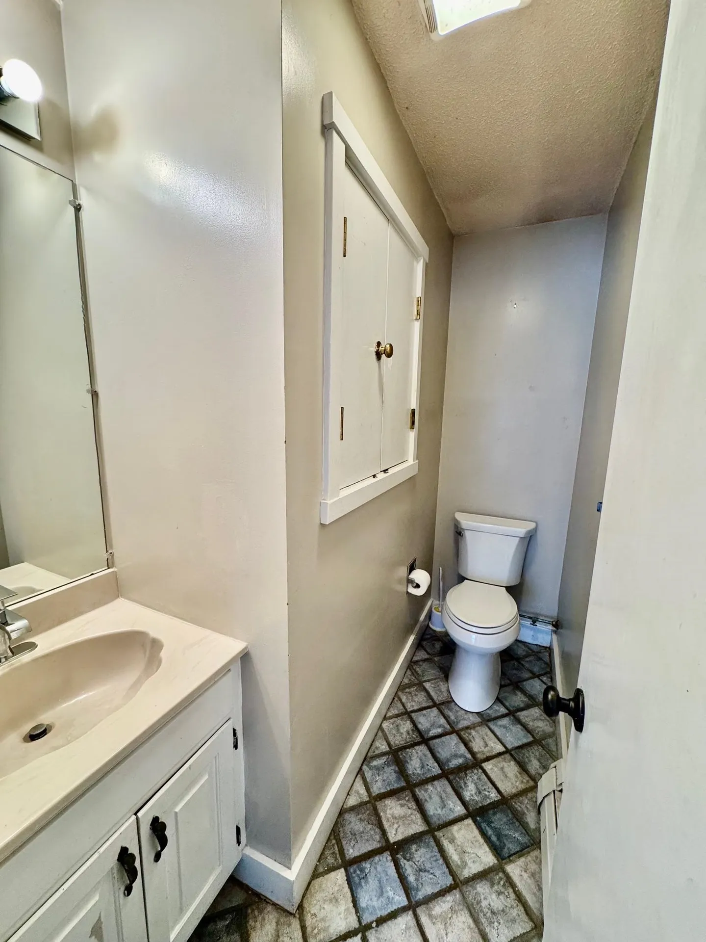 445 Old Quechee Road Hartford VT 05059