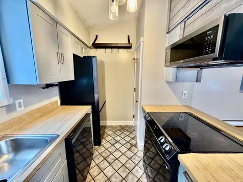 445 Old Quechee Road Hartford VT 05059