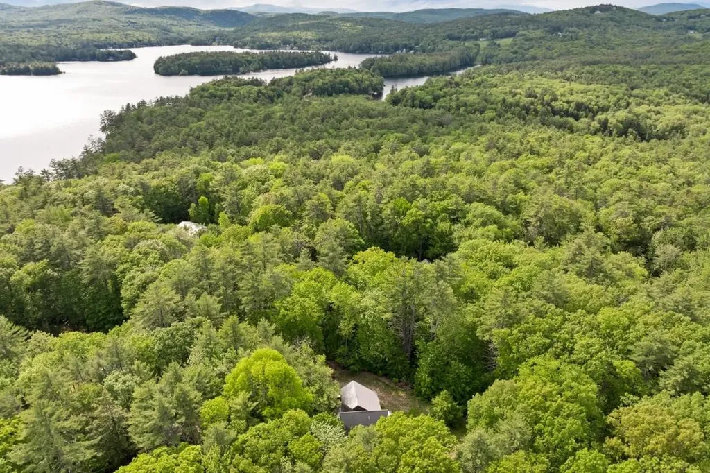 11 Bonney Shores Road Meredith NH 03253