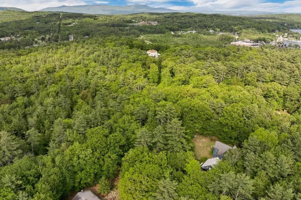 11 Bonney Shores Road Meredith NH 03253